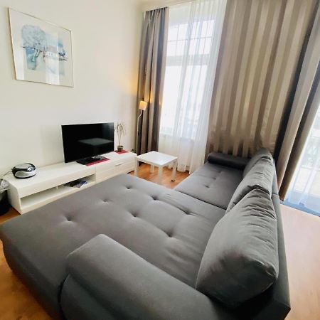 Doppelzimmer Humidor, Direkt Am Alten Strom Rostock Exterior photo