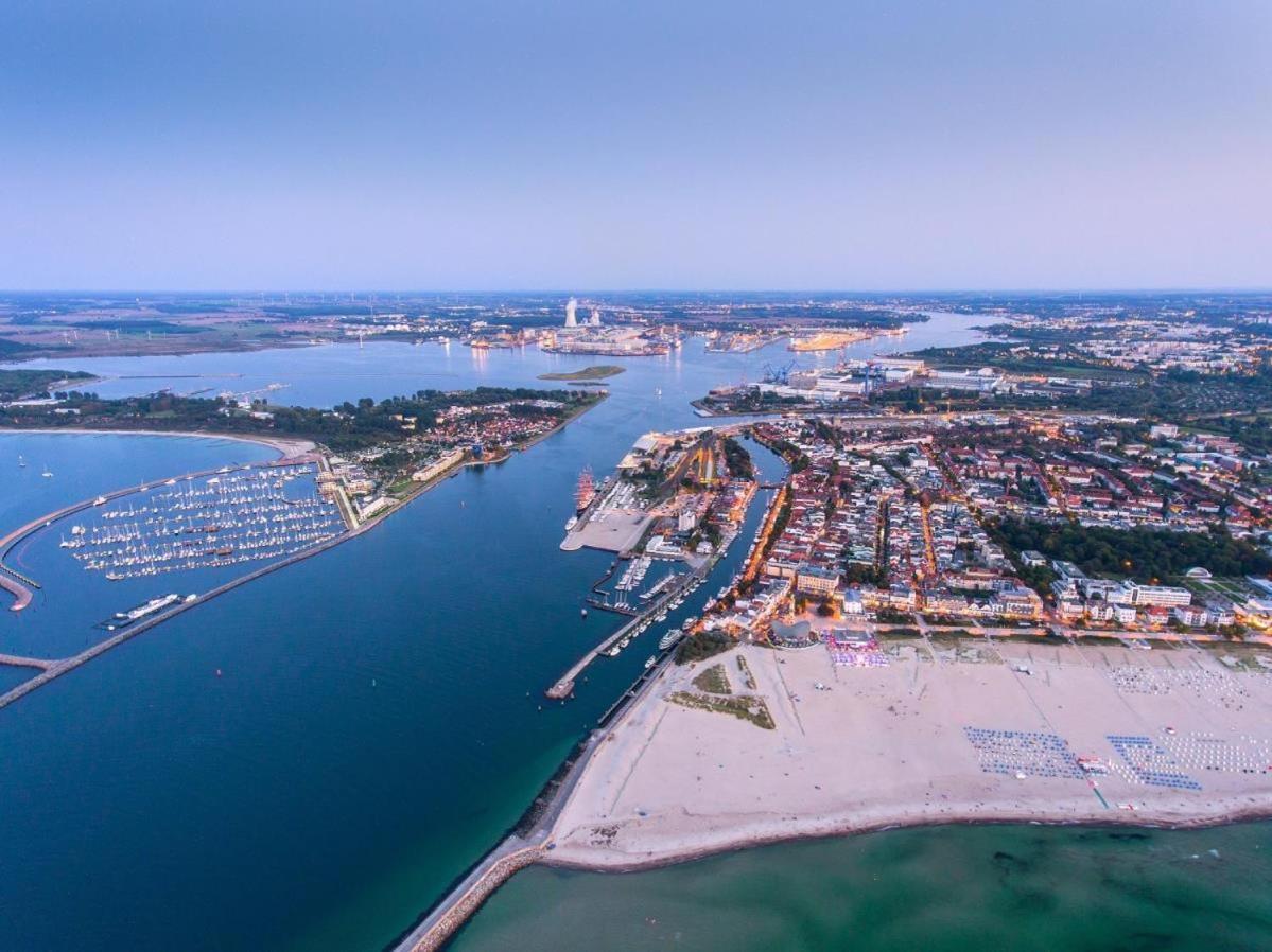Doppelzimmer Humidor, Direkt Am Alten Strom Rostock Exterior photo